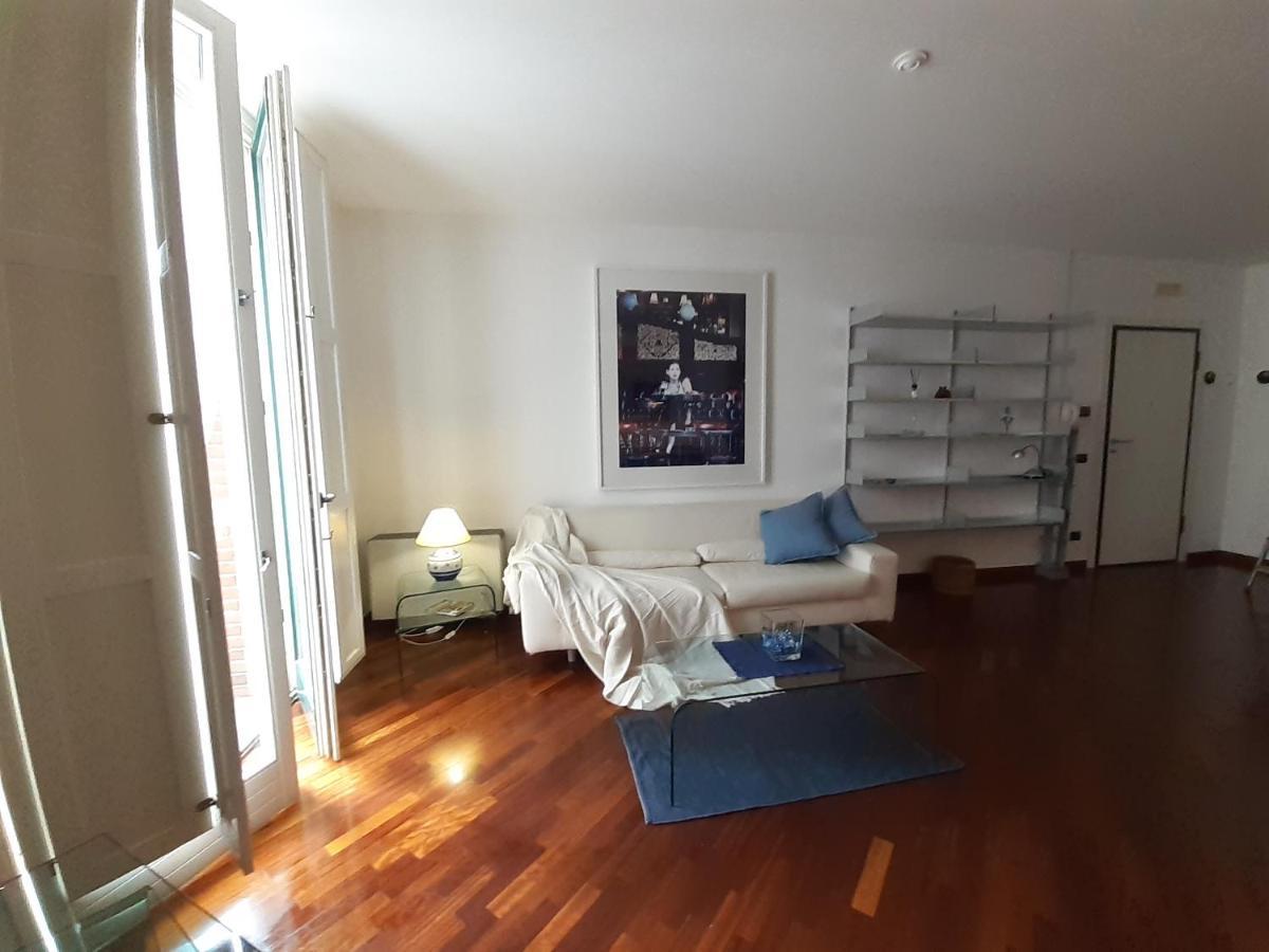 Olimpia Apartment City Center Salerno Exteriér fotografie